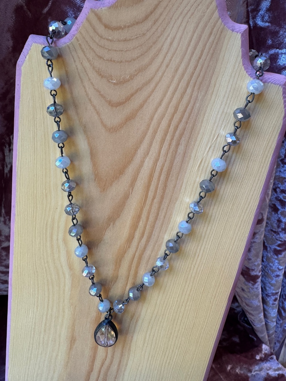 Lula ‘n’ Lee Glass Beaded Chain Linked Teardrop Pendant Necklace